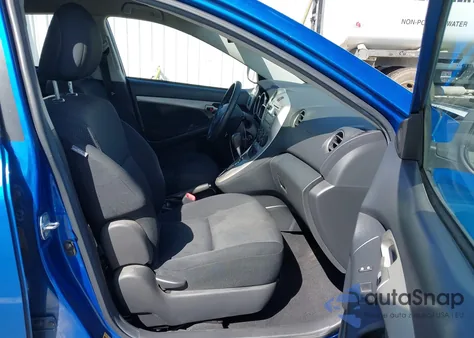 2010 Toyota Matrix S z USA, uszkodzony, nr VIN 2T1KE4EE8AC045149